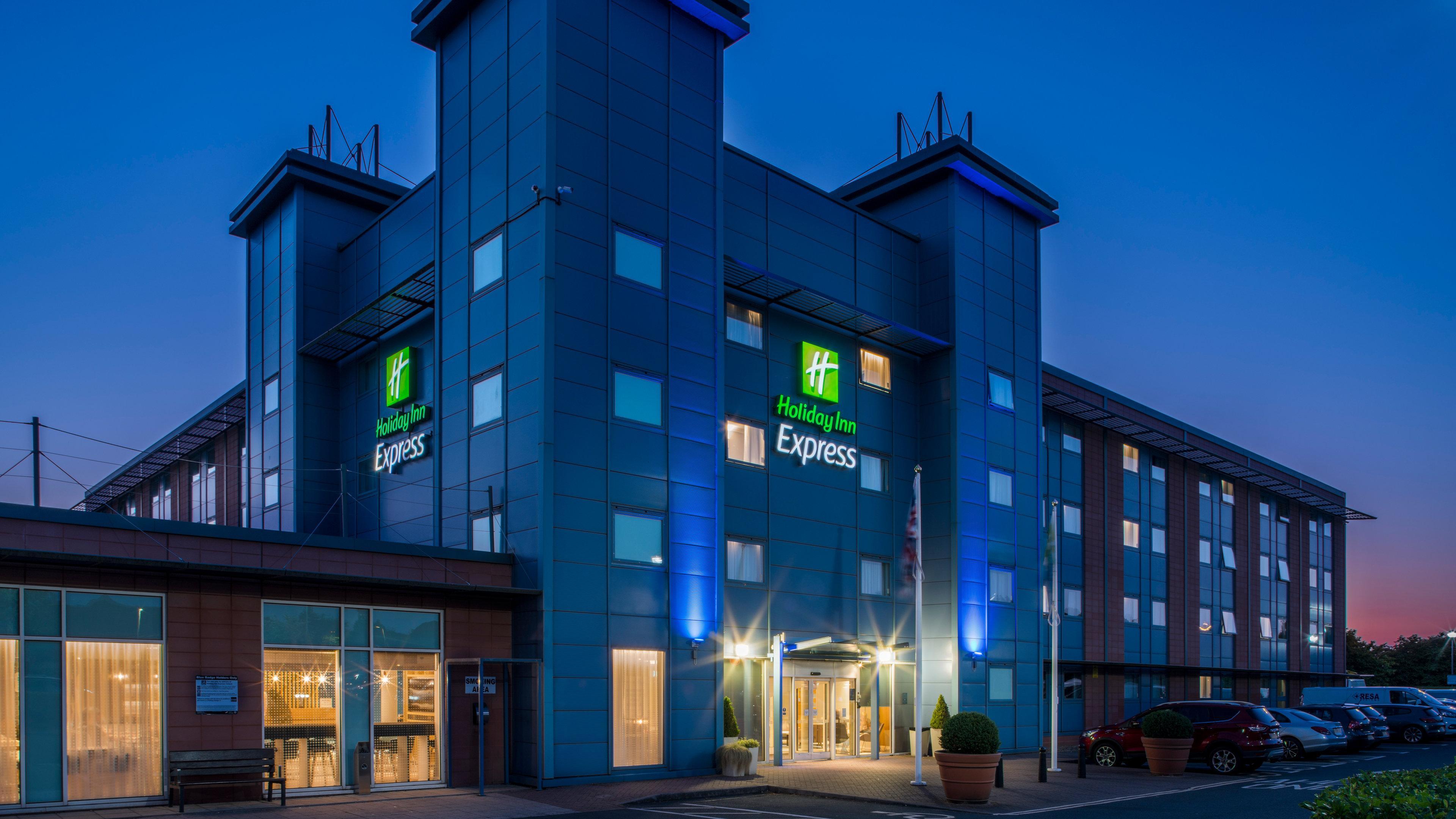 Holiday Inn Express Oxford Kassam Stadium, An Ihg Hotel Exterior photo