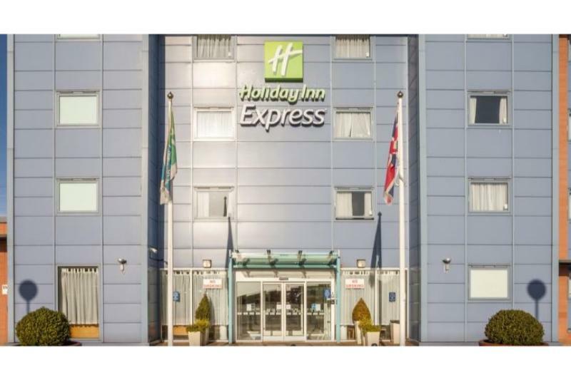 Holiday Inn Express Oxford Kassam Stadium, An Ihg Hotel Exterior photo